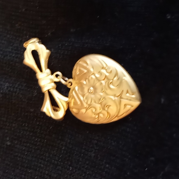 Bobbie Bell Heart Embellishment Cardigan w Heart Buttons and Pin XL - Picture 8 of 8